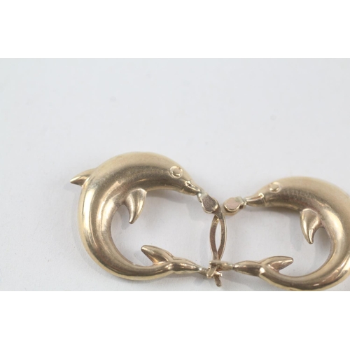 2071 - A pair of 9ct gold dolphin full hoop earrings - approx. gross weight 1.3g