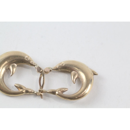 2071 - A pair of 9ct gold dolphin full hoop earrings - approx. gross weight 1.3g