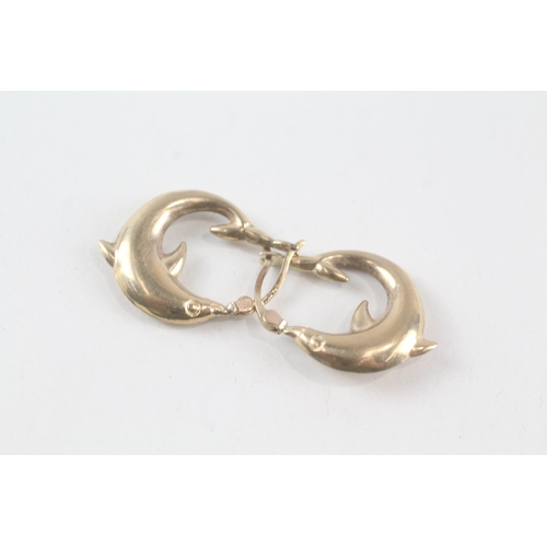 2071 - A pair of 9ct gold dolphin full hoop earrings - approx. gross weight 1.3g