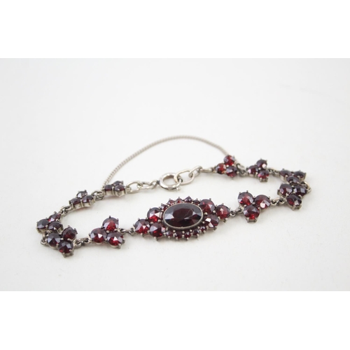 2081 - A Victorian Bohemian garnet and sterling silver  bracelet - approx. gross weight 11g