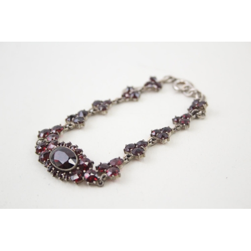 2081 - A Victorian Bohemian garnet and sterling silver  bracelet - approx. gross weight 11g