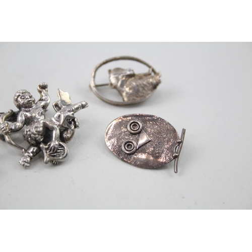 2089 - Five silver brooches, four hallmarked .925 and one stamped silver - approx. gross weight 32g