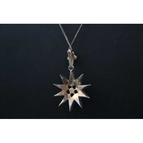 2099 - An antique sterling silver paste set star pendant necklace with box - approx. gross weight 8g