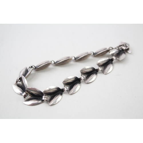 2112 - A Hermann Siersbøl of Denmark sterling silver foliate bracelet  - approx. gross weight 11g