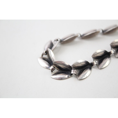 2112 - A Hermann Siersbøl of Denmark sterling silver foliate bracelet  - approx. gross weight 11g