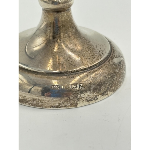 2199 - A hallmarked Birmingham silver weighted bud vase, dated 1949 - approx. gross weight 114g and 18cm hi... 