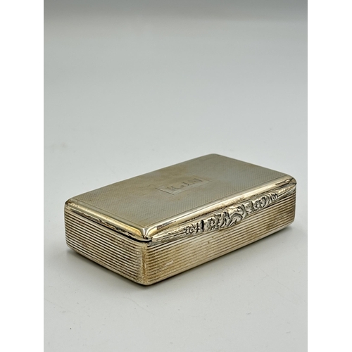 2207 - A Henry Hodson Plante hallmarked Birmingham silver snuff box, dated 1949 - approx. gross weight 90g