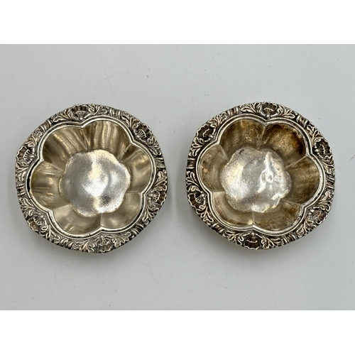 2212 - A pair of hallmarked Sheffield silver trinket dishes, dated 1903 - approx. gross weight 38g