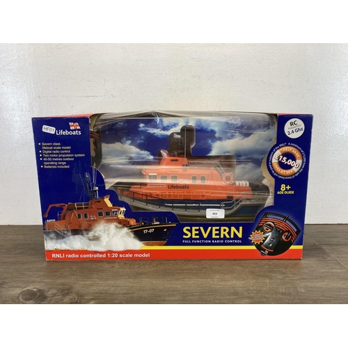 423 - A boxed RNLI radio controlled 1:20 scale model