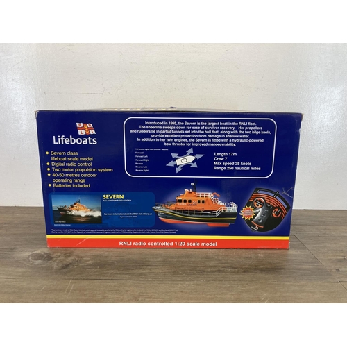 423 - A boxed RNLI radio controlled 1:20 scale model