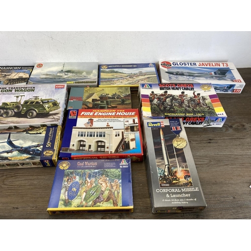 433 - A collection of model kits to include Airfix, Italeri, Hasegawa, Academy, Tamiya, Revell etc.