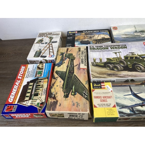 433 - A collection of model kits to include Airfix, Italeri, Hasegawa, Academy, Tamiya, Revell etc.