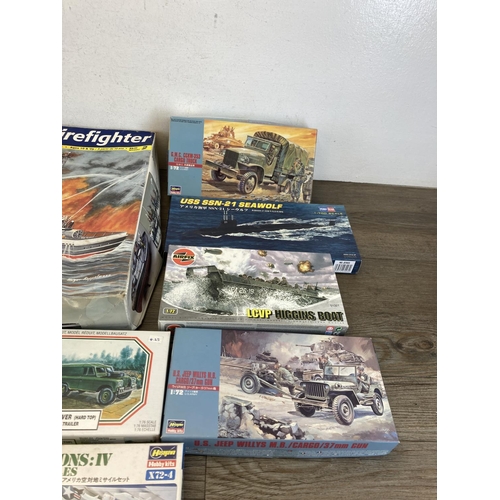 435 - A large collection of model kits to include Airfix, Hasegawa, Mitsuwa, Heljan, Revell etc.