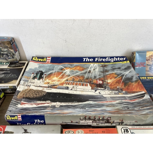 435 - A large collection of model kits to include Airfix, Hasegawa, Mitsuwa, Heljan, Revell etc.