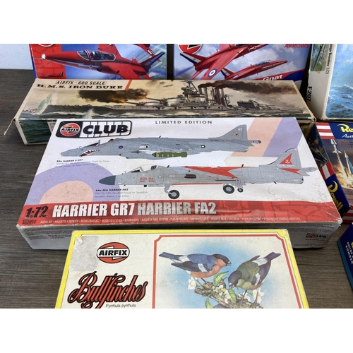 437 - A collection of model kits to include Airfix, Revell, Frog etc.