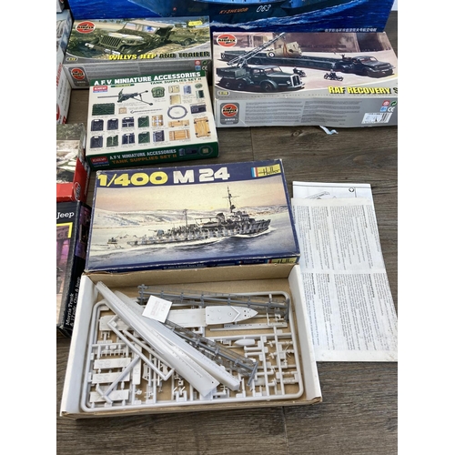 442 - A collection of model kits to include Airfix, Trumpeter, Tamiya, Revell etc.