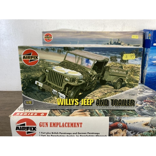 442 - A collection of model kits to include Airfix, Trumpeter, Tamiya, Revell etc.