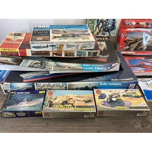 445 - A collection of model kits to include Airfix, Frog, Revell, Heller etc.