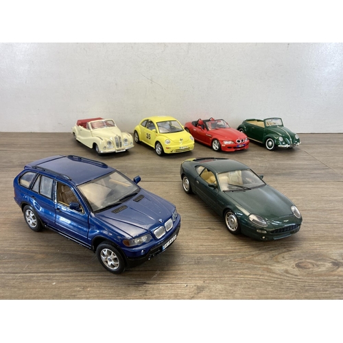 453 - Six diecast model vehicles, Maisto 1951 Volkswagen Beetle, Maisto BMW 502, Bburago Volkswagen New Be... 