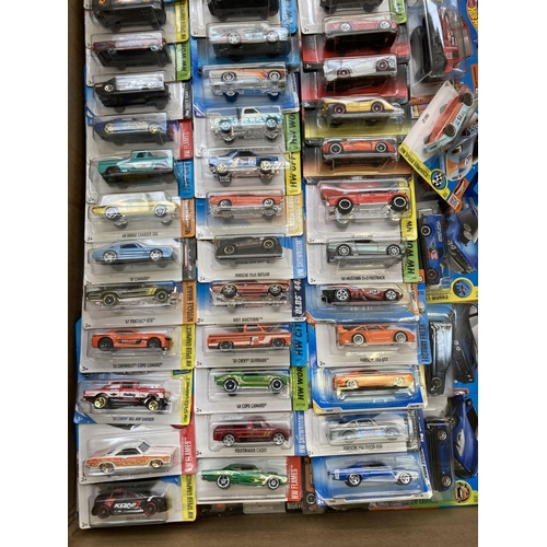 475 - 122 boxed Hot Wheels diecast model vehicles