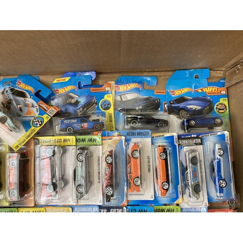 475 - 122 boxed Hot Wheels diecast model vehicles