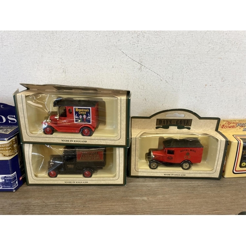 479 - A collection of diecast model vehicles to include Corgi, Lledo, Bburago etc.