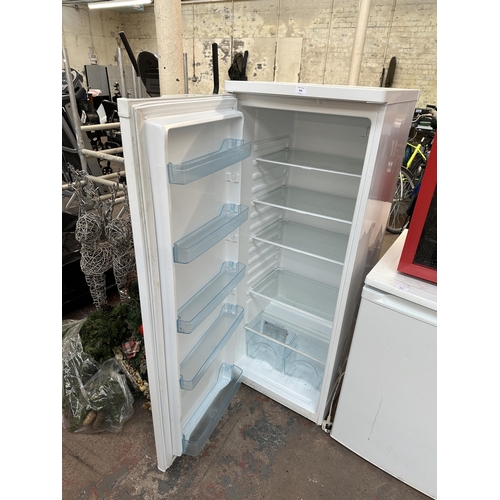 808 - A White Knight upright fridge - approx. 143cm high