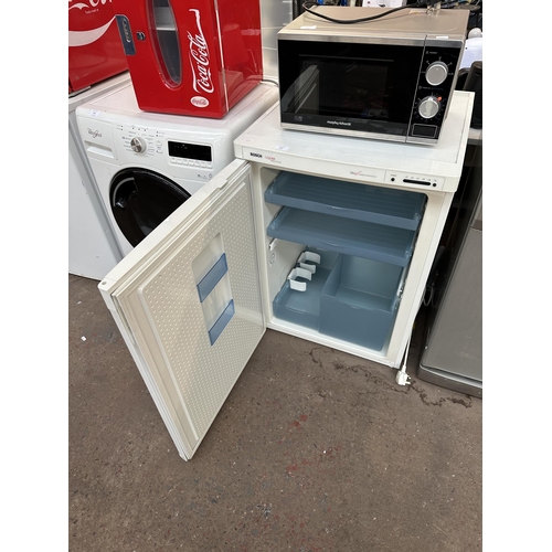 814 - A Bosch Logixx easy access 60cm under counter fridge