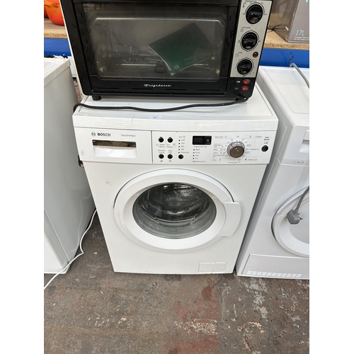 822 - A Bosch VarioPerfect 60cm washing machine