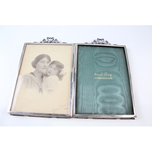 2240 - A Victorian hallmarked Birmingham silver double photograph frame, dated 1901 - approx. 16cm high x 2... 