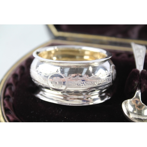 2247 - A pair of Victorian hallmarked Birmingham silver condiment dishes with spoons and fitted case - appr... 