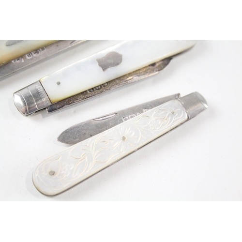 2254 - Three hallmarked sterling silver and mother of pearl fruit knives - approx. gross weight 54g