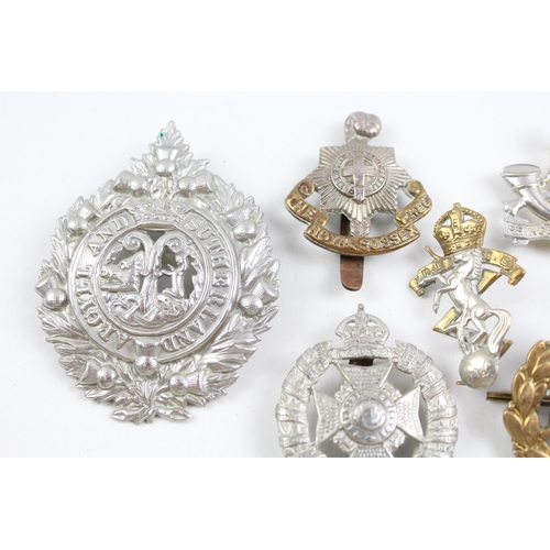 2272 - Ten military cap badges