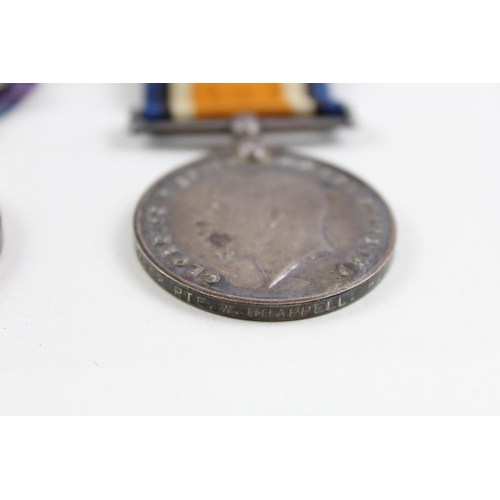 2286 - A WWI British medal pair presented to 42492 Pte. W. Chappell Hamps. Regt.