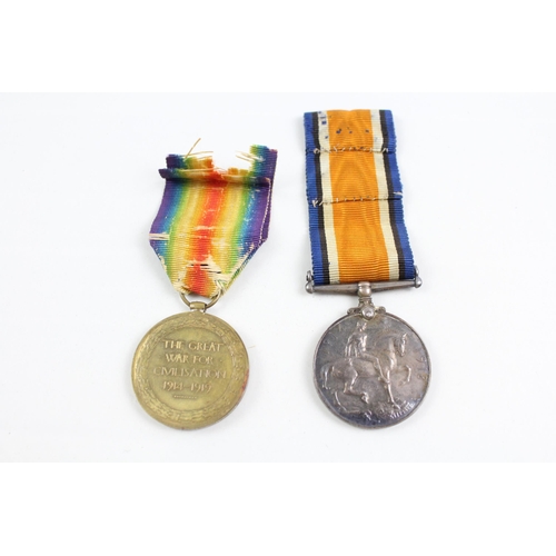 2286 - A WWI British medal pair presented to 42492 Pte. W. Chappell Hamps. Regt.