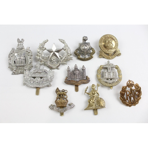 2288 - Ten military cap badges