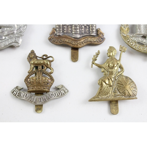 2288 - Ten military cap badges