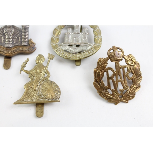 2288 - Ten military cap badges