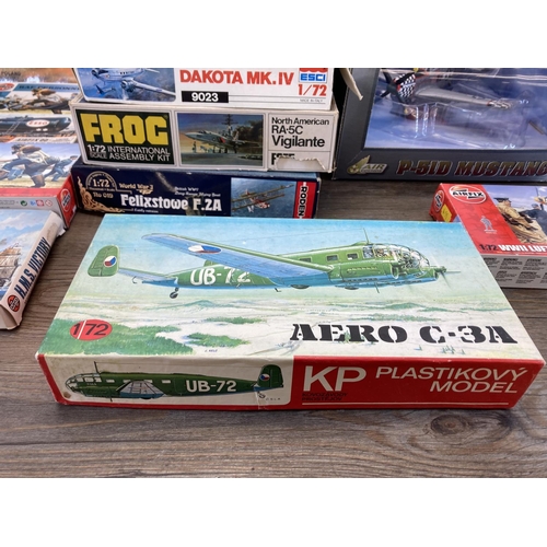 487 - A collection of model kits to include Airfix, Plastyk, Rodan etc. together with a boxed Air Legends ... 