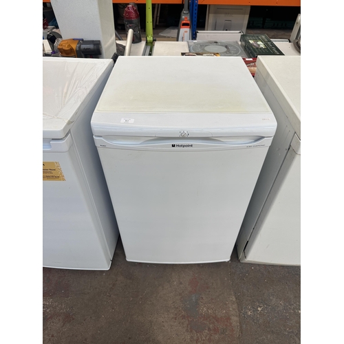 817 - A Hotpoint Iced Diamond RLAV21 55cm under counter fridge