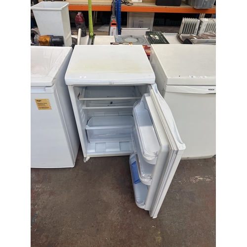 817 - A Hotpoint Iced Diamond RLAV21 55cm under counter fridge