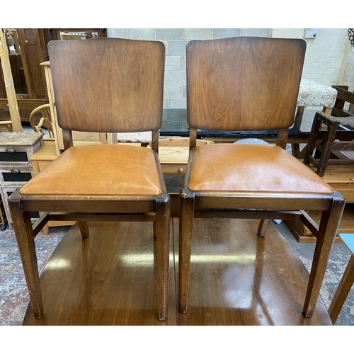 115 - A mid 20th century Art Deco style walnut twin pedestal extending dining table and four chairs - tabl... 