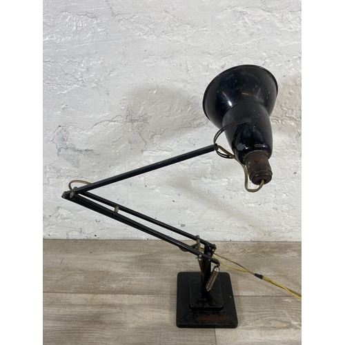 43 - A mid 20th century Herbert Terry & Sons Ltd Anglepoise two step desk lamp - approx. 80cm high