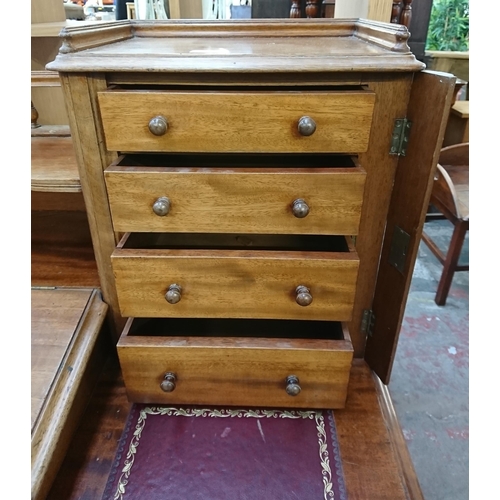 164 - A Victorian mahogany and red leather Dickens desk - approx. 119cm high x 150cm wide x 75cm deep