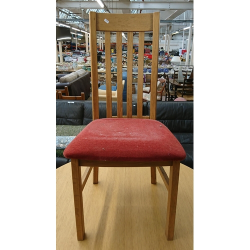 199 - A modern oak circular extending dining table and four chairs - approx. 75cm high x 120cm diameter