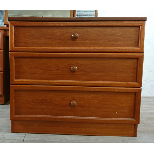 202 - Two pieces of G Plan teak furniture, one chest of drawers - approx. 68cm high x 75cm wide x 45cm dee... 