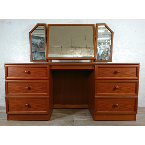 202 - Two pieces of G Plan teak furniture, one chest of drawers - approx. 68cm high x 75cm wide x 45cm dee... 