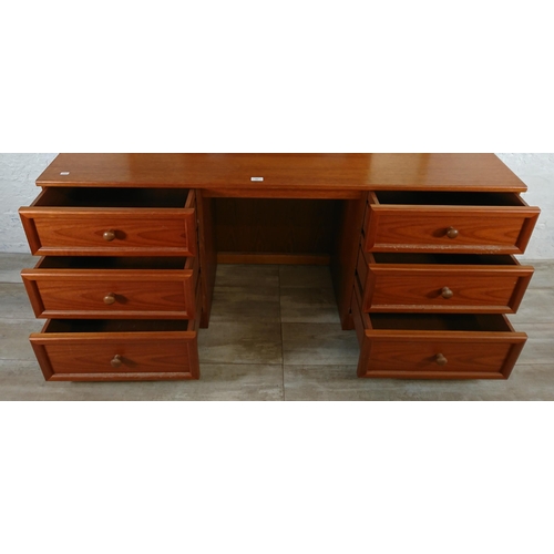 202 - Two pieces of G Plan teak furniture, one chest of drawers - approx. 68cm high x 75cm wide x 45cm dee... 