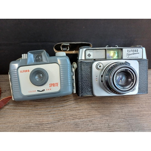 685 - A collection of vintage cameras to include Voigtländer Vito B, Ilford Sportsman and Sprite, Bencini ... 