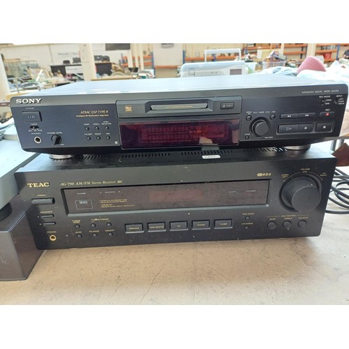 733 - Three items of hi-fi, one Technics SL-D3 direct-drive two-speed turntable, one Sony MDS-JE530 MiniDi... 